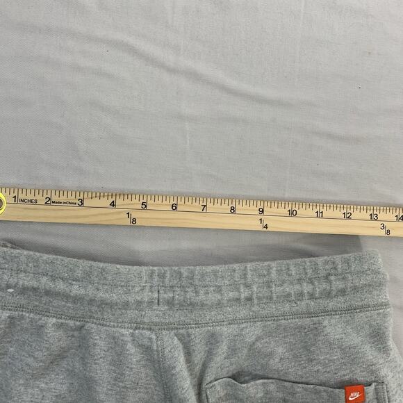 Nike Sportswear Club Fleece Shorts Men's Size M Logo Print Bottoms Gray Distress - Picture 8 of 9